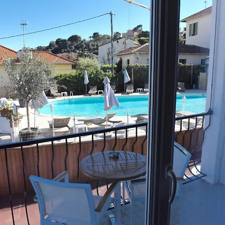 Boutique & La Cap Ferrat