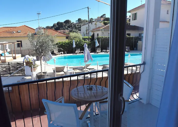 Boutique & La Cap Ferrat